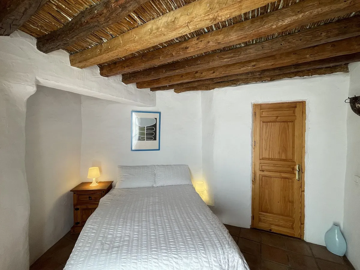 27f8a5f3-eb3e-41cb-adfb-2f71969e2be4