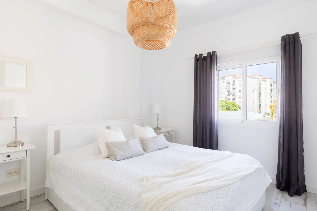 28051700-96dd-4ea1-81a6-84b0a344e985