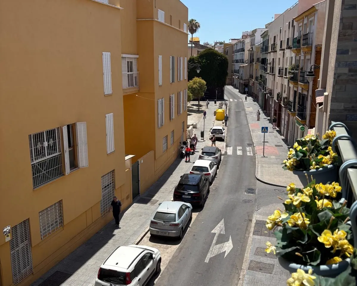 f9032587-c2a6-41c7-8976-977679d657a6