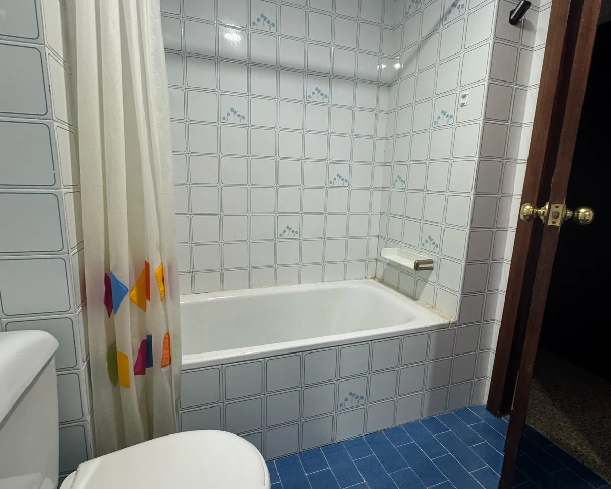 94790637-e582-4c13-9c93-5ef642b812e1