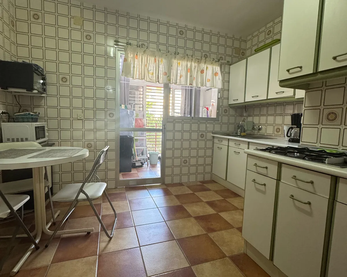 cb566b2b-aaa9-4c3e-ad61-fb6c503eddb3