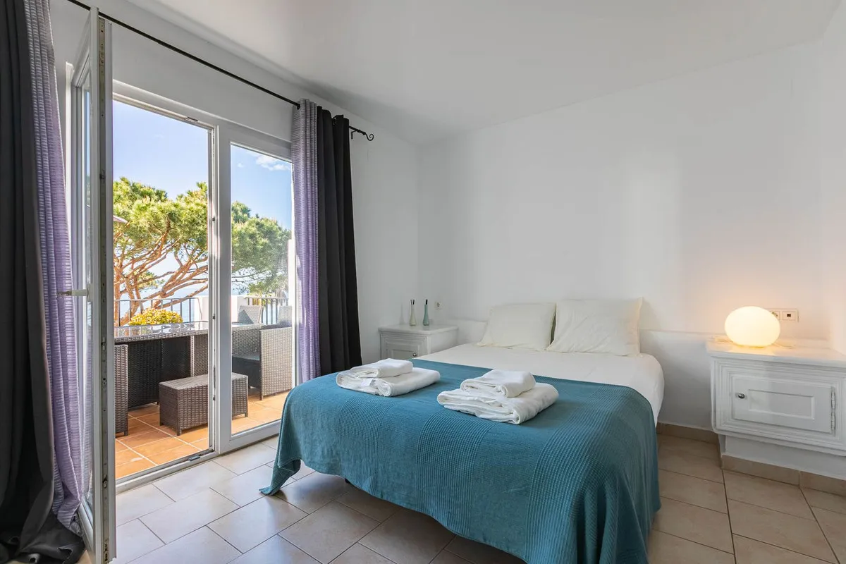 12d94f13-13cd-499a-90bf-6c75ea5e0553