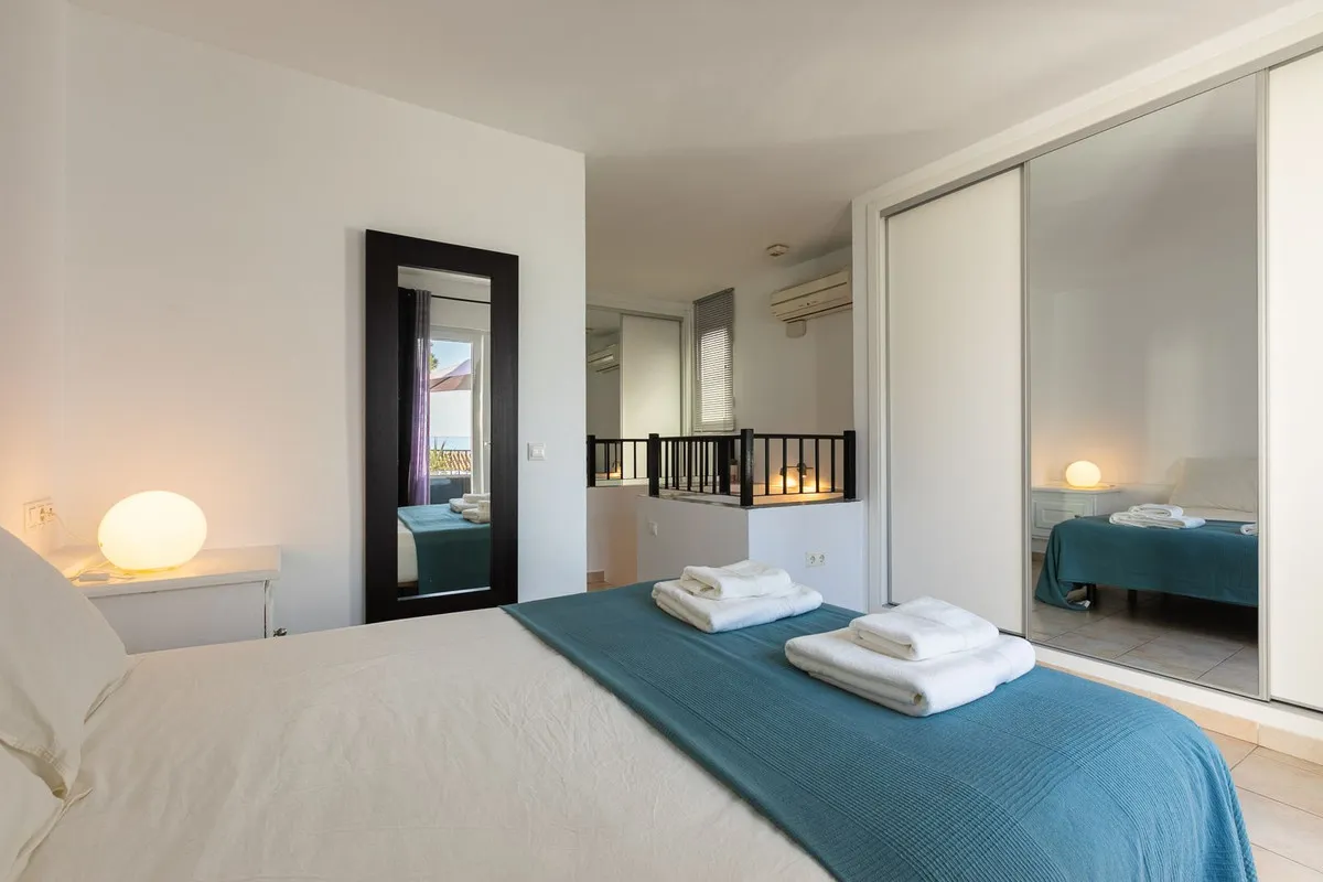 4a999e2a-8af3-4ea3-8028-50cb3d7b00da