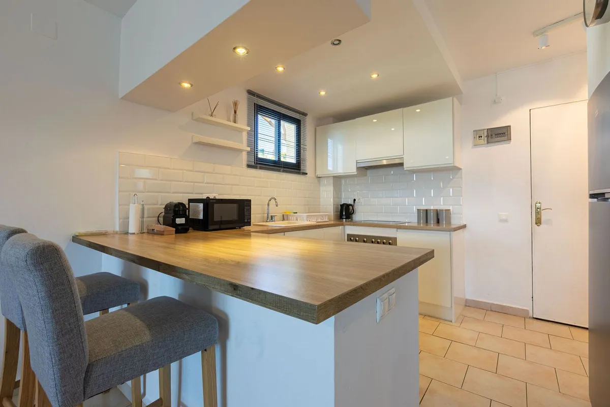 7a83c35b-6dae-45f0-a10d-6ddfa1f84e1a