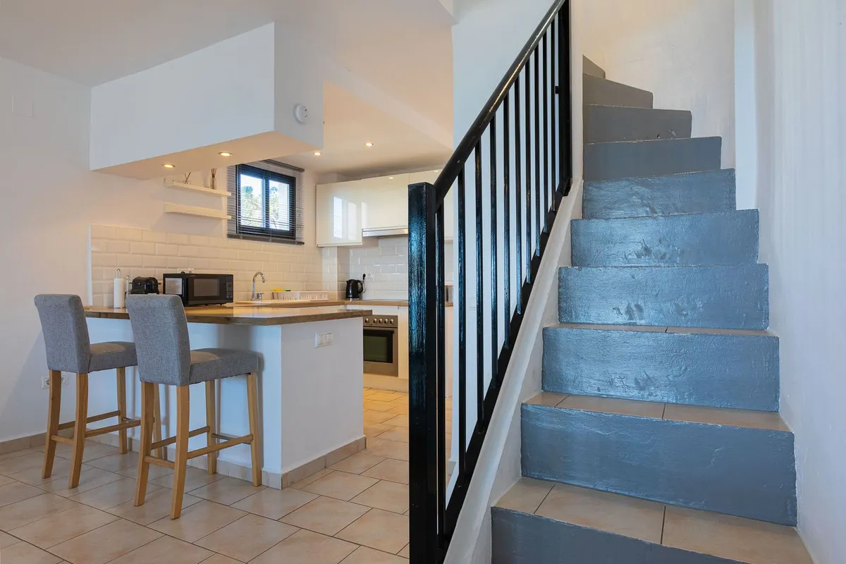 c03c0eb7-e6eb-40fc-bc2d-257bae97294e