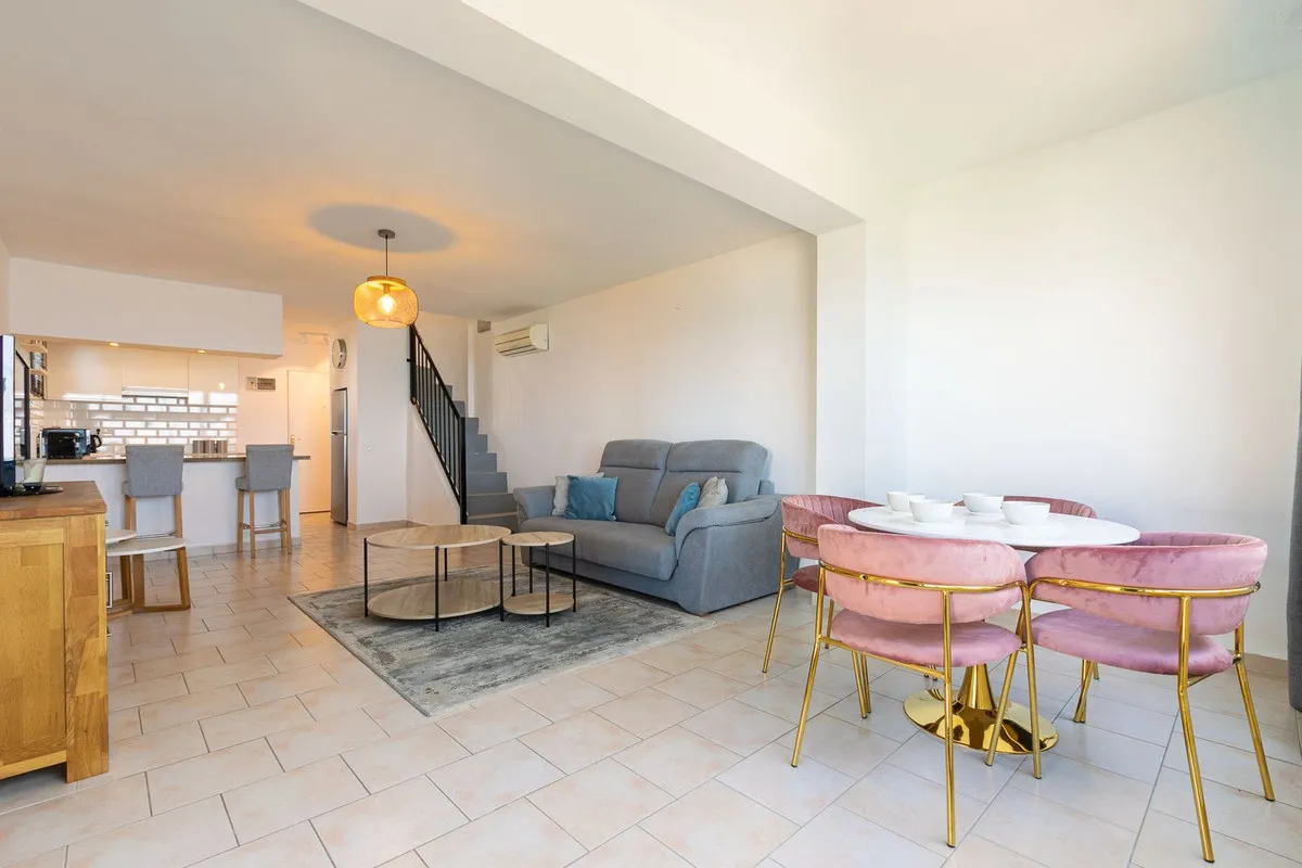 ef142c1e-81b5-40a5-979d-61a3919830b7