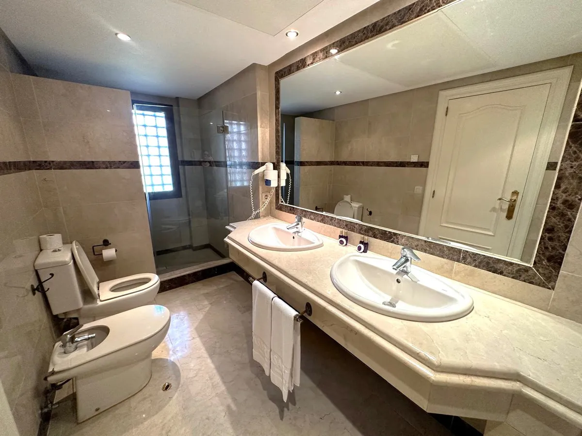 43645751-2e7e-49e3-b13c-863d3fc934ee