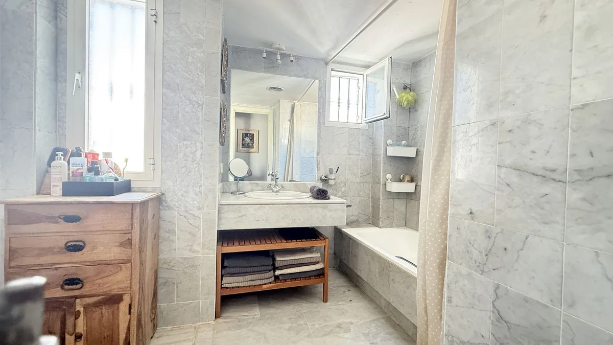 860aa35a-8156-46ec-ae54-88e96a8743be