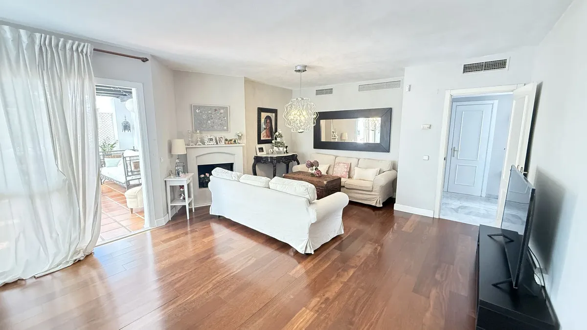 ed2b7b00-bd28-4472-b23e-78d6d9cc9596