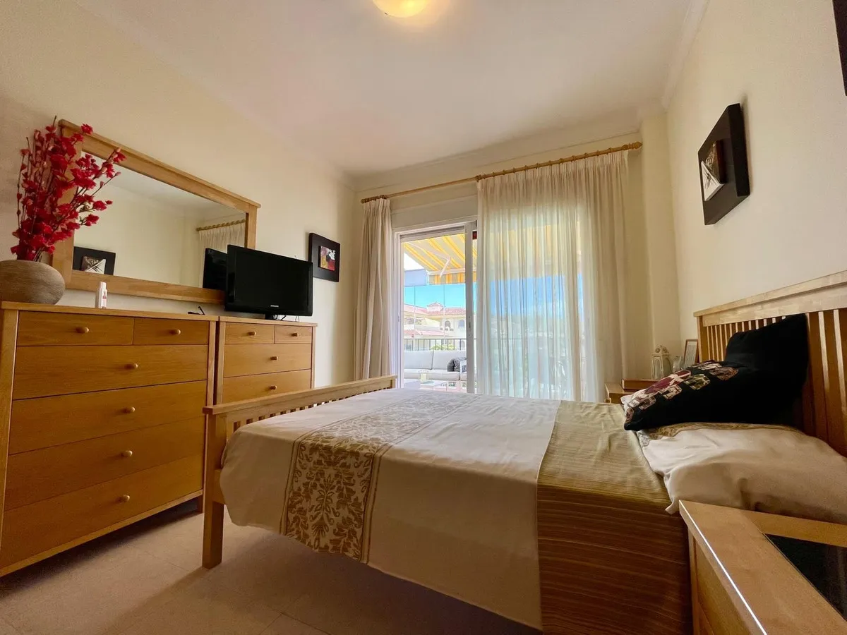 2f20fafc-73c6-4e3a-a4c8-1364838aa32f