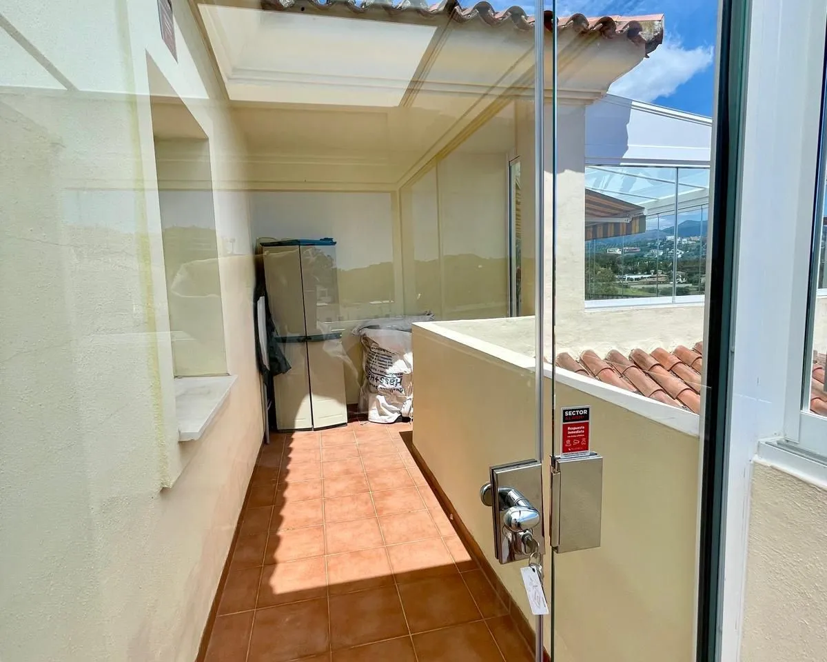 d3294c09-1f2b-4430-967f-7ed6bfe1145d