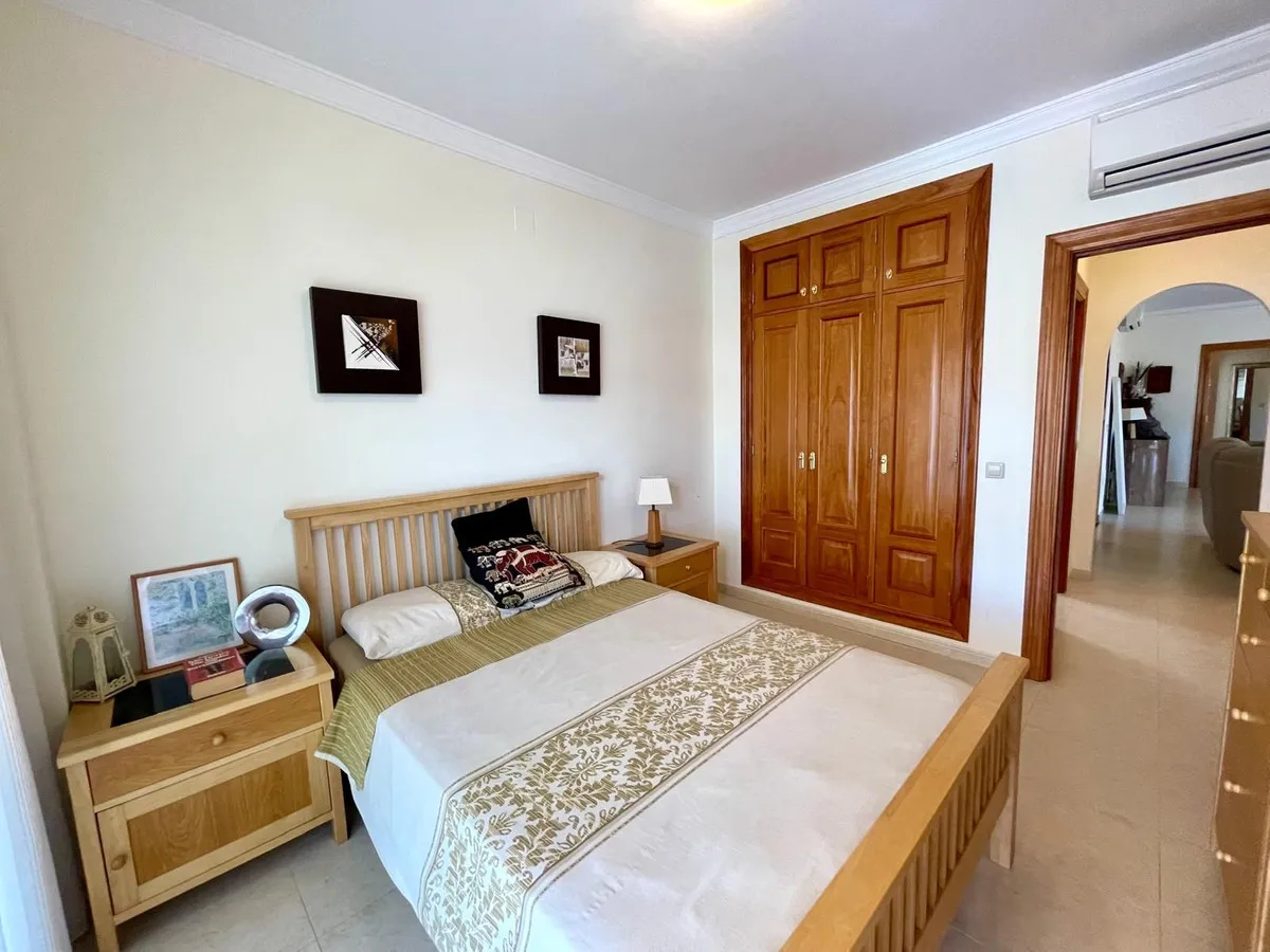 f0283433-7812-4f46-891b-7708ef743b03