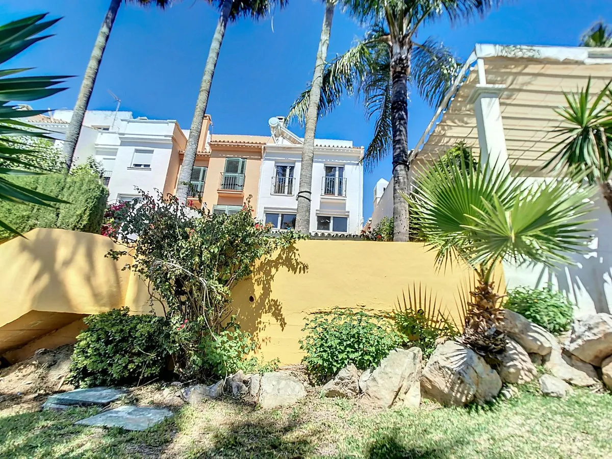 c9a66b72-99f7-404a-b822-334663b79f41