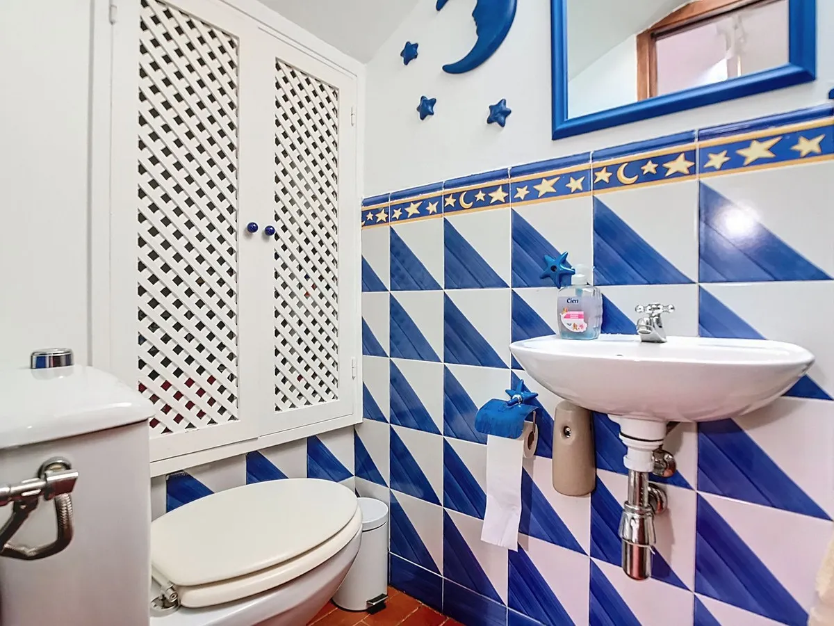 e6f12e61-95ab-4a89-9029-1f63592ae5fc