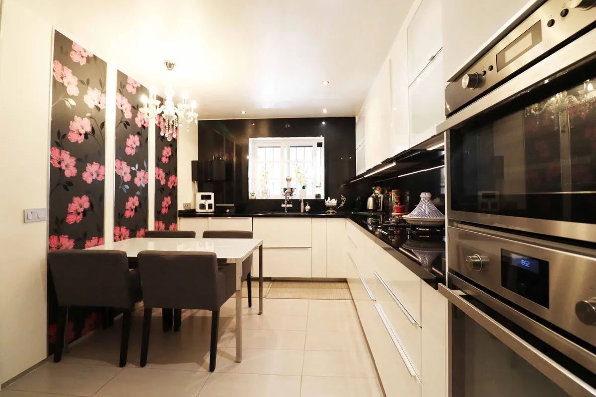 77e3568c-282e-46d6-bdc5-a8fd4687704c