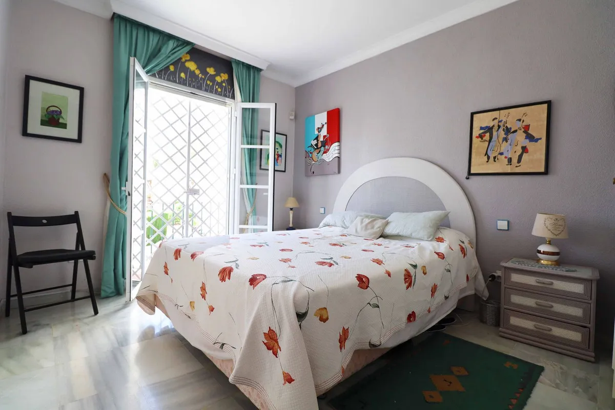 b5c25775-c99b-417e-950d-69ba6d302813