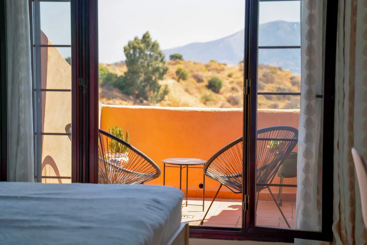 24e868d7-679f-464d-af4d-5247d9bd8175