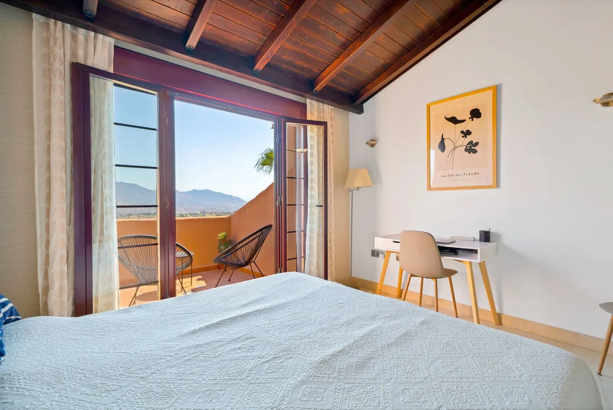 7f9cc7d2-a96a-4680-82d8-5311230a1885