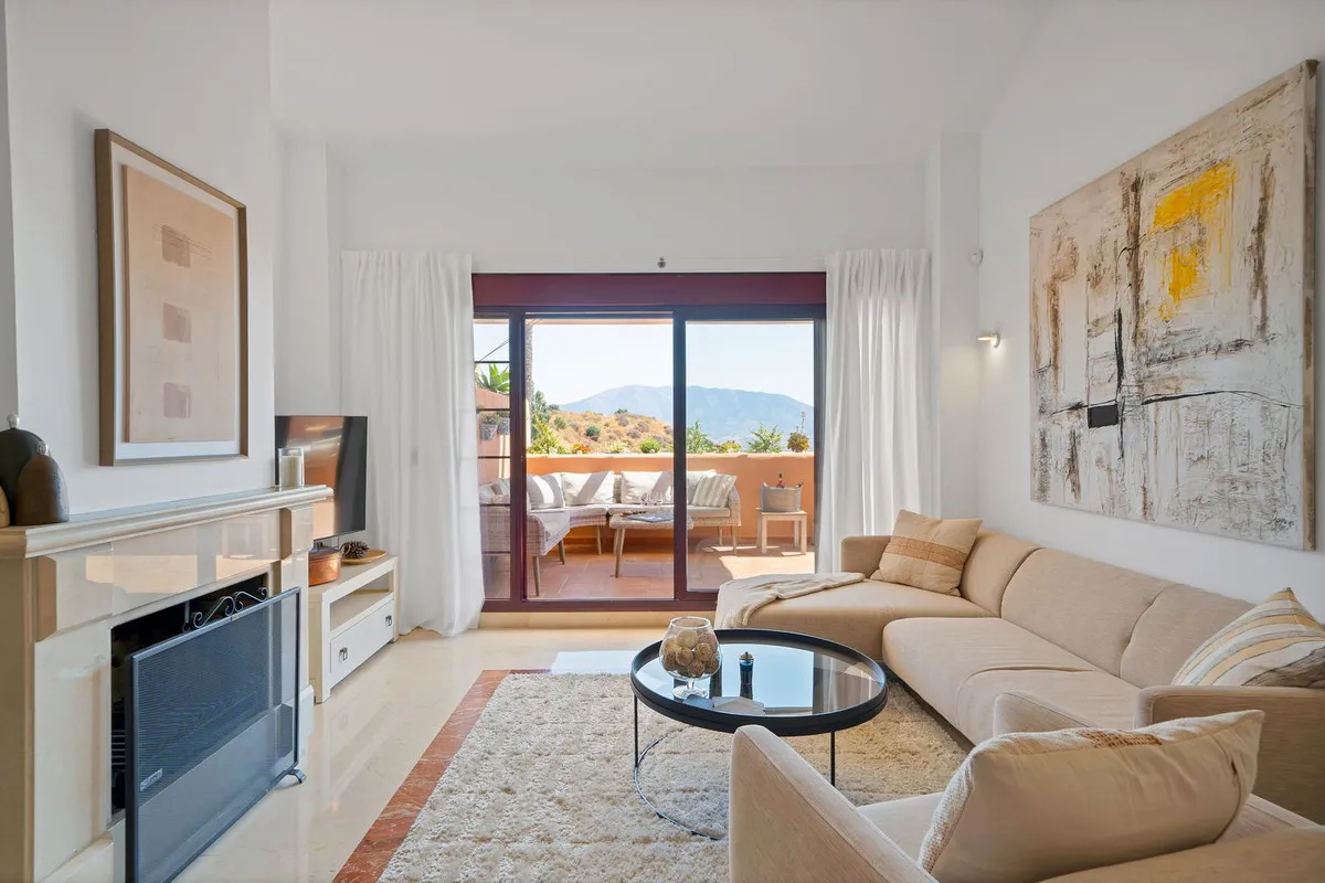 dee40b99-866d-4e59-b013-4c44428f90f9