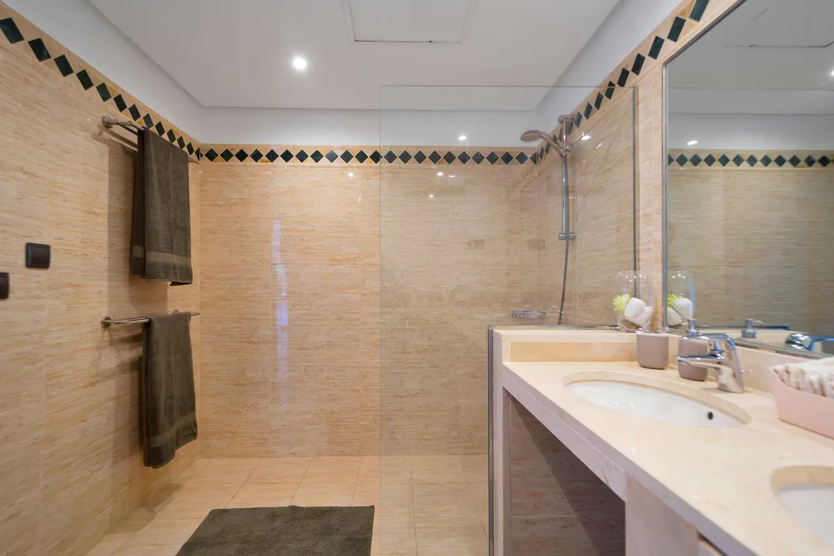 f9c09569-fa1b-41c9-8c80-271feccf160b