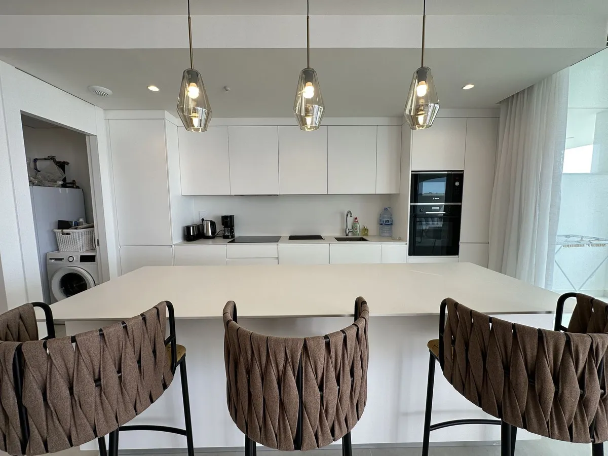 aeea5a82-eb2e-47d1-a1b0-20b008140820