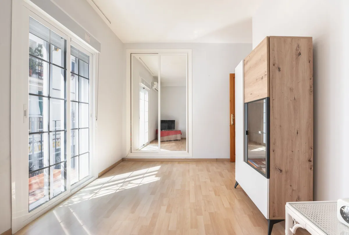 dadc656f-45da-426d-beb7-e3020f12e2b2