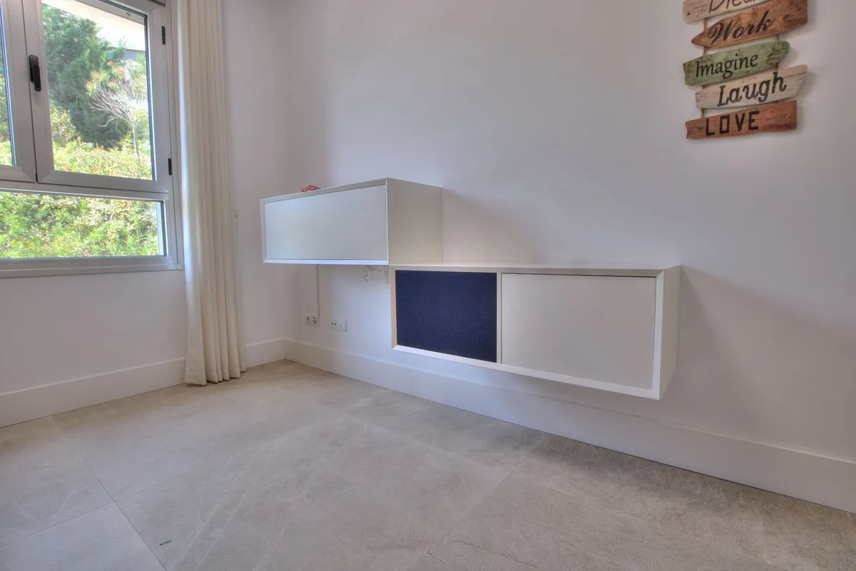 3baf7fea-9755-4b81-b931-a291d15c96da