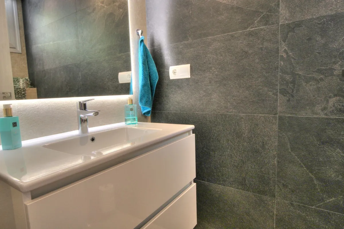 5c66e18c-421b-4bf8-b2ac-53abab9f6e5b