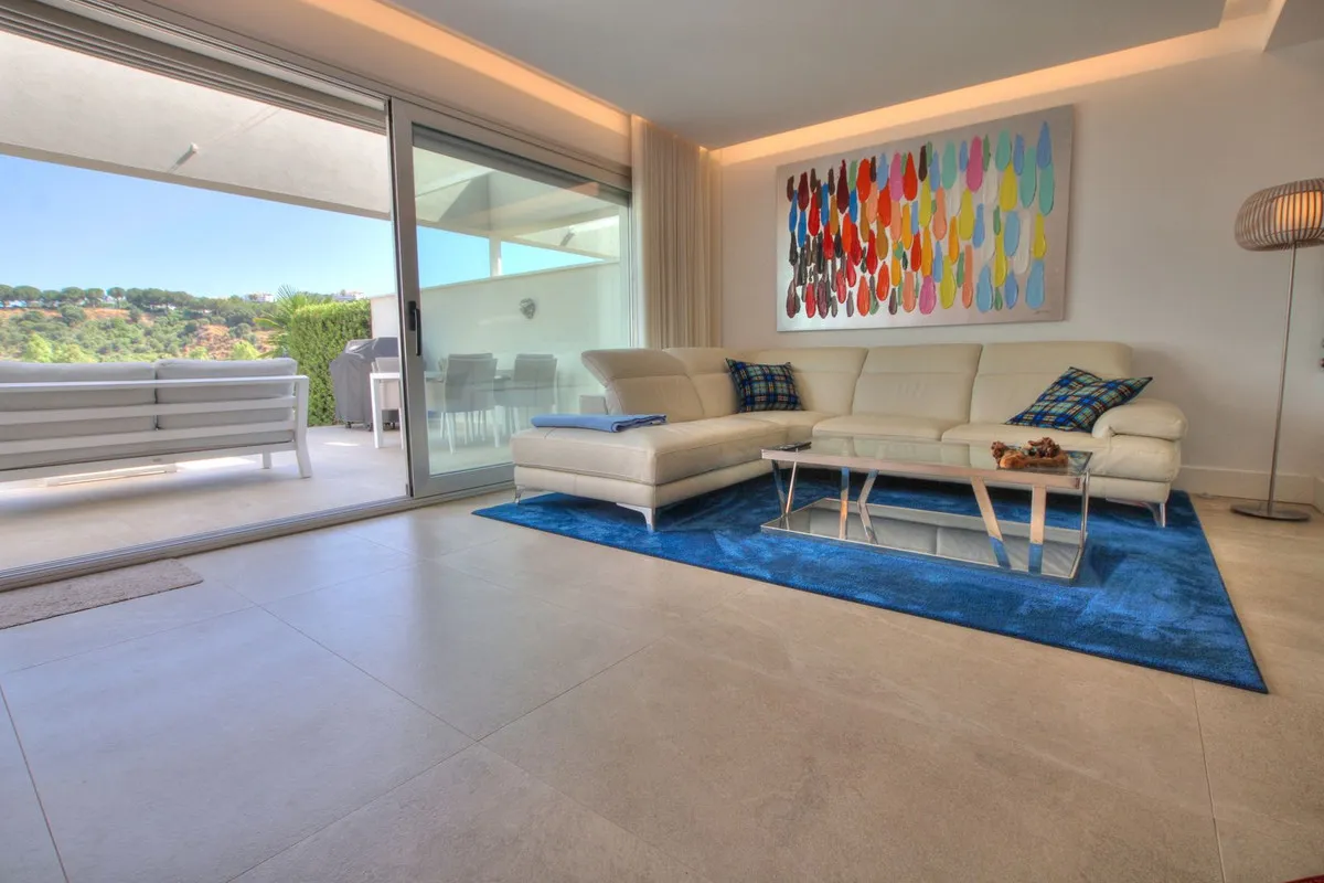 8002e5b2-fcb4-4eab-9572-0dc019235bc7