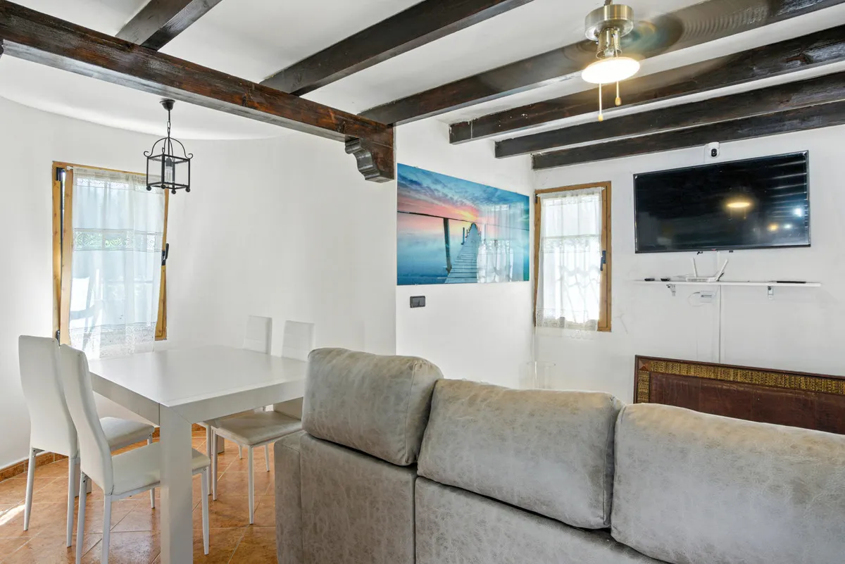 9837c4a7-8fc9-48c6-9712-fbf96577f932