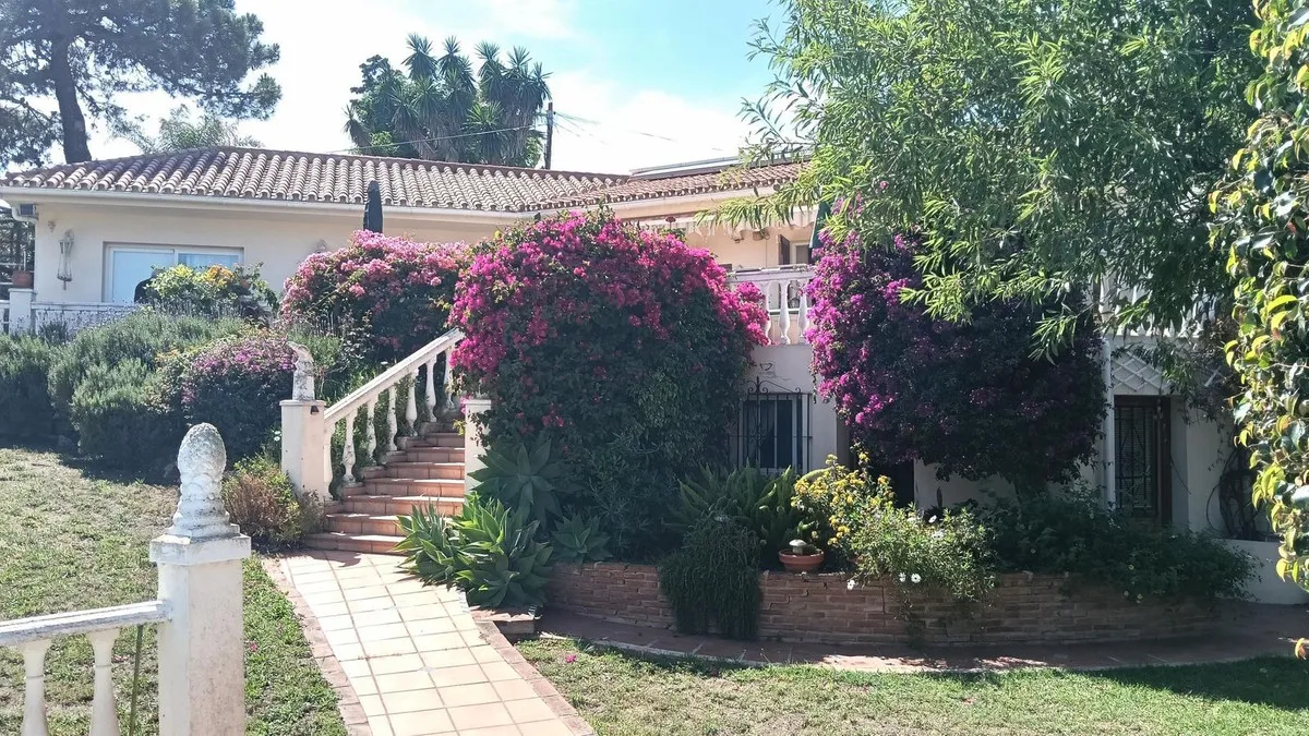 f83ab559-bdd3-4357-8ad9-a40fb297f3d6