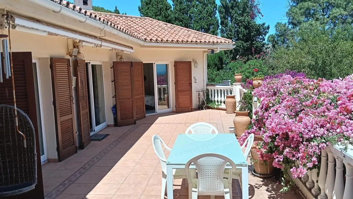 f9350e2a-1cfe-46fa-b23a-6198c3b4f49d