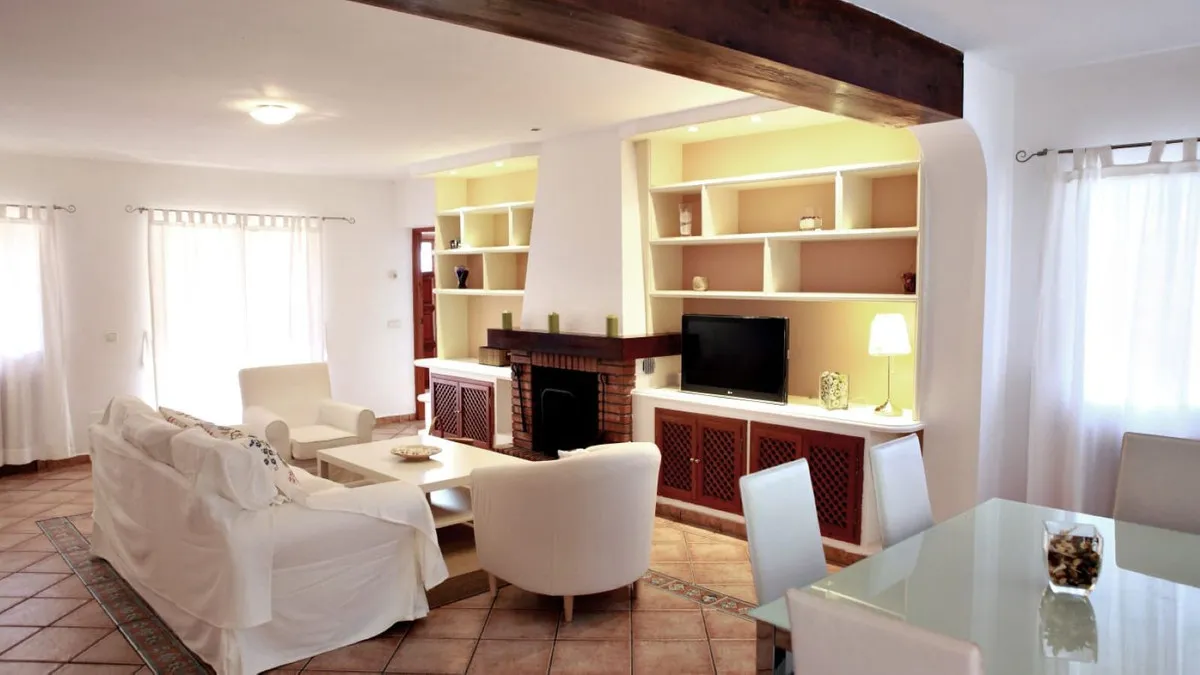 e926023f-d322-4a5e-8f7f-a3fe6c519eb9