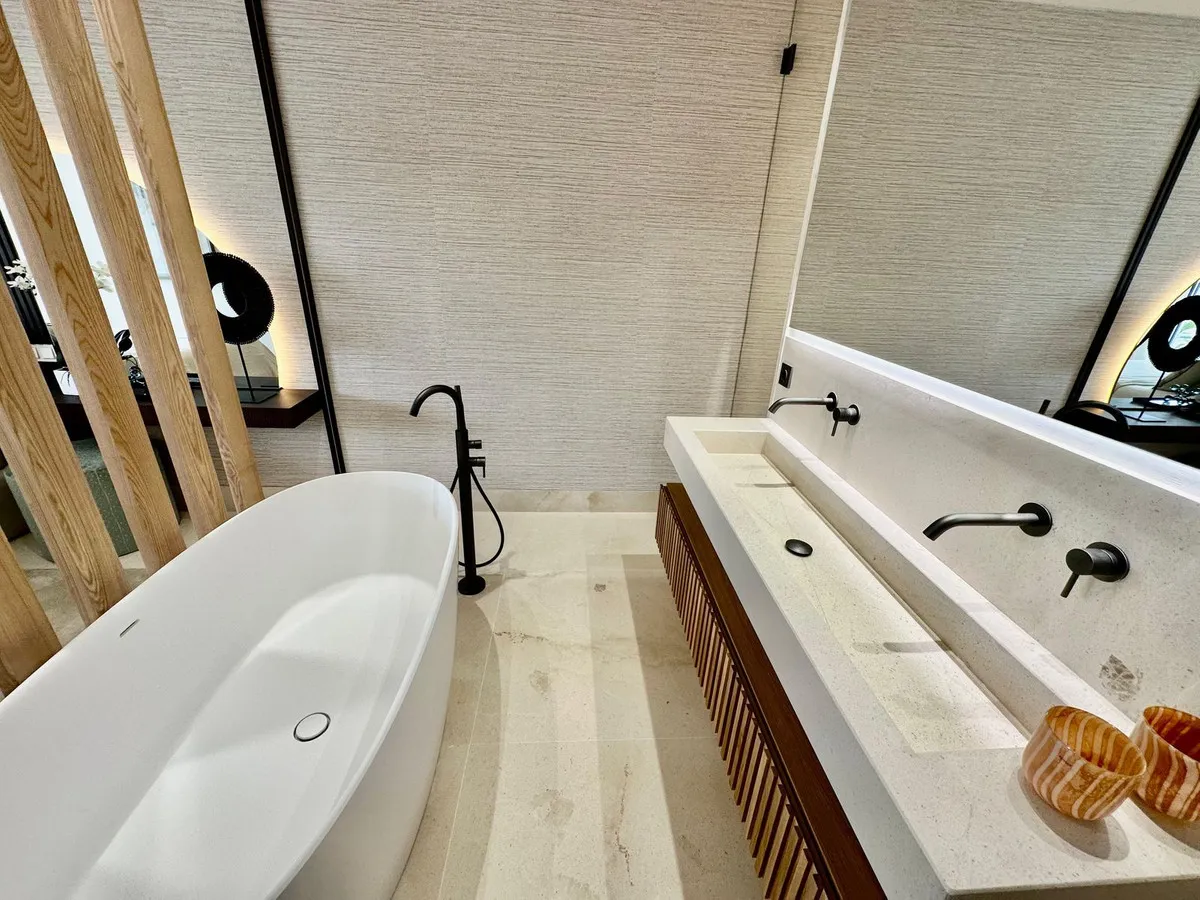 24014391-14e9-4b84-aa6a-9038128920cd