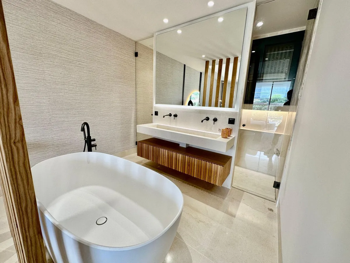 c74be48f-0dc1-4812-8395-bb40ea3c470b