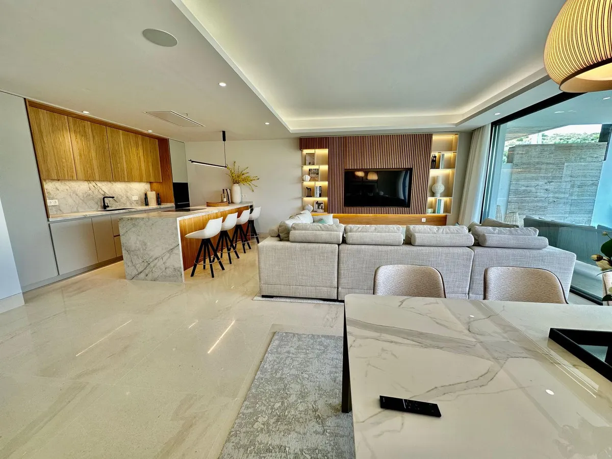 c9fd3c92-fd7f-434f-8c79-f9744da3b268