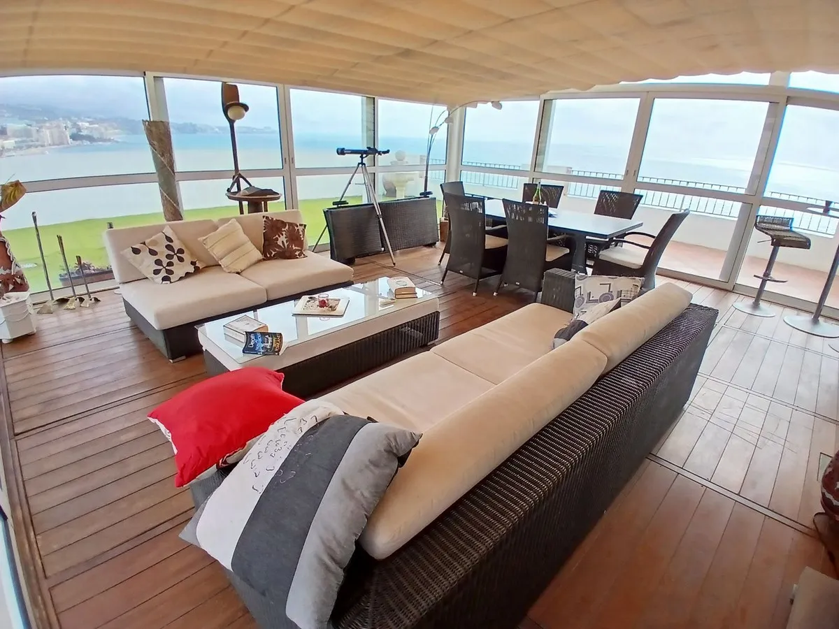 6c983964-b4a7-4287-8b0f-08a031cc3923