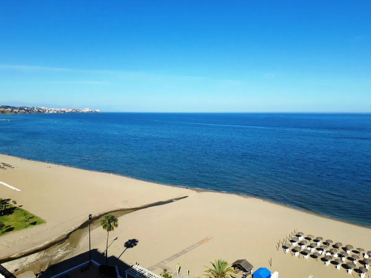 Exquisite Los Boliches Penthouse: Mediterranean Elegance