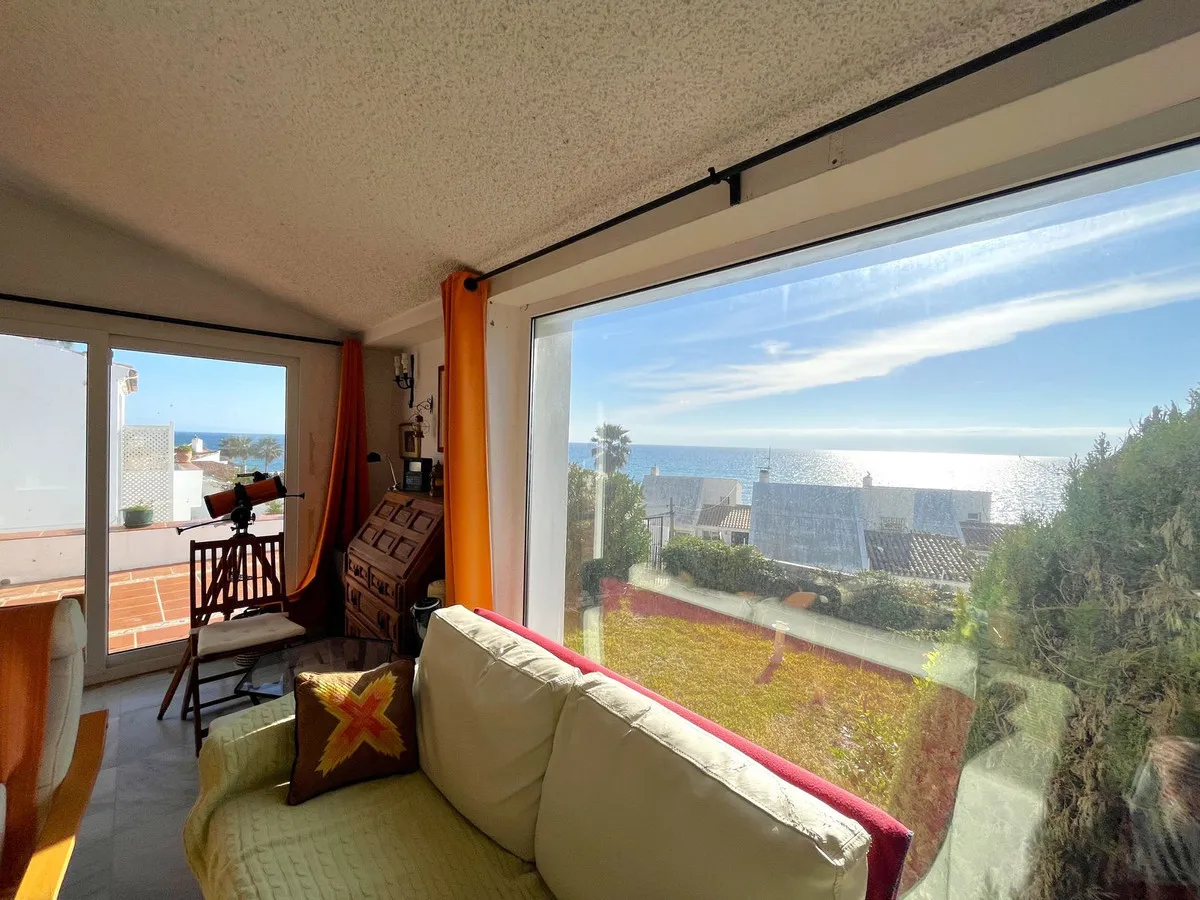 b1cd0916-05b5-461b-9f93-4d4905da07db