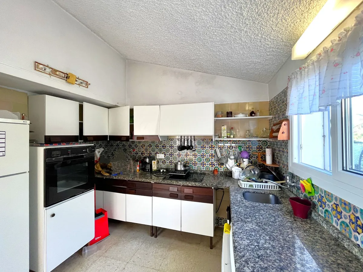 bb1a95a5-bcf9-4a12-b84f-a1c80b4ad819