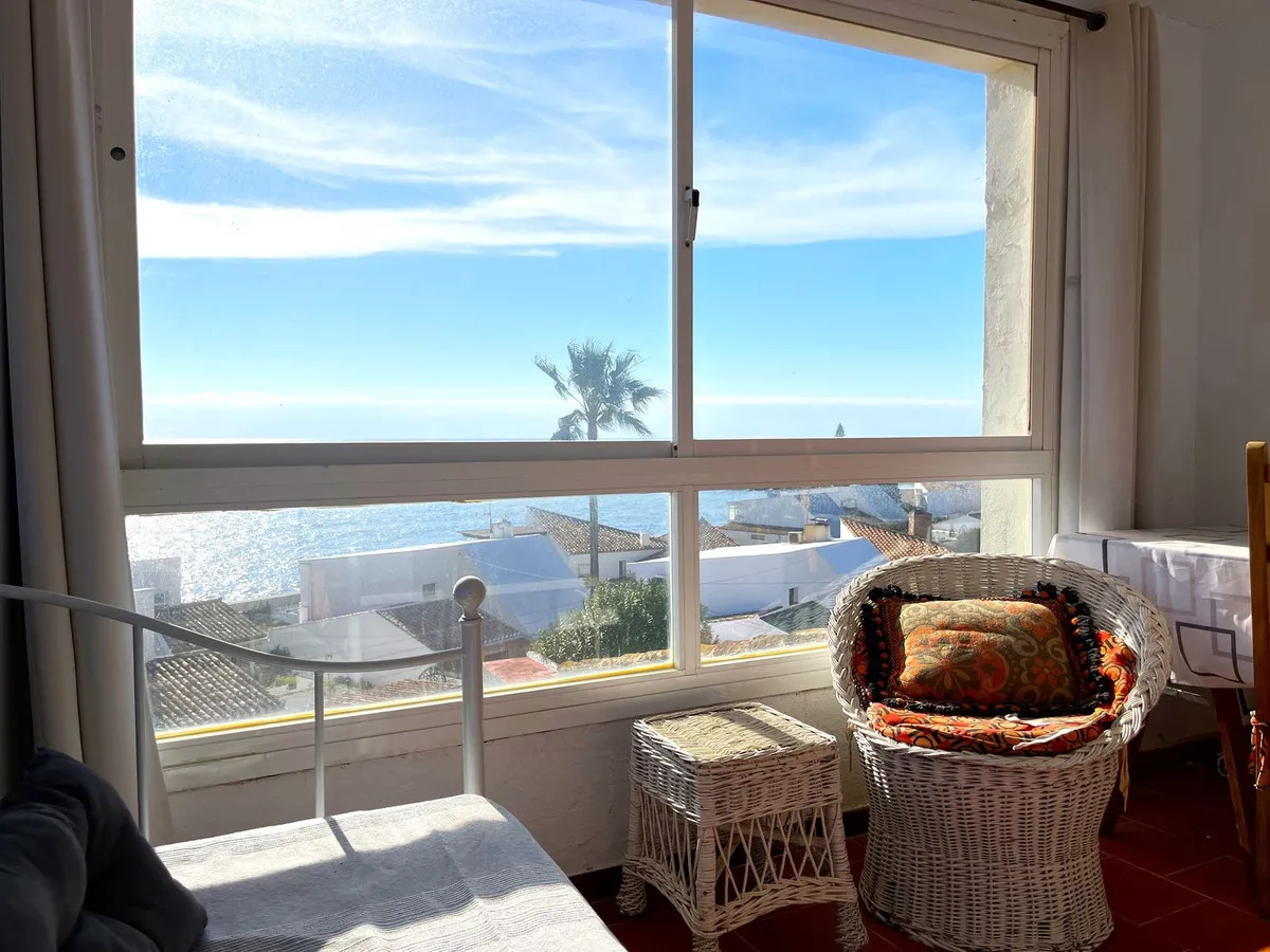 f6cfc244-371e-4bb7-97f0-cfc97bf4f7c6