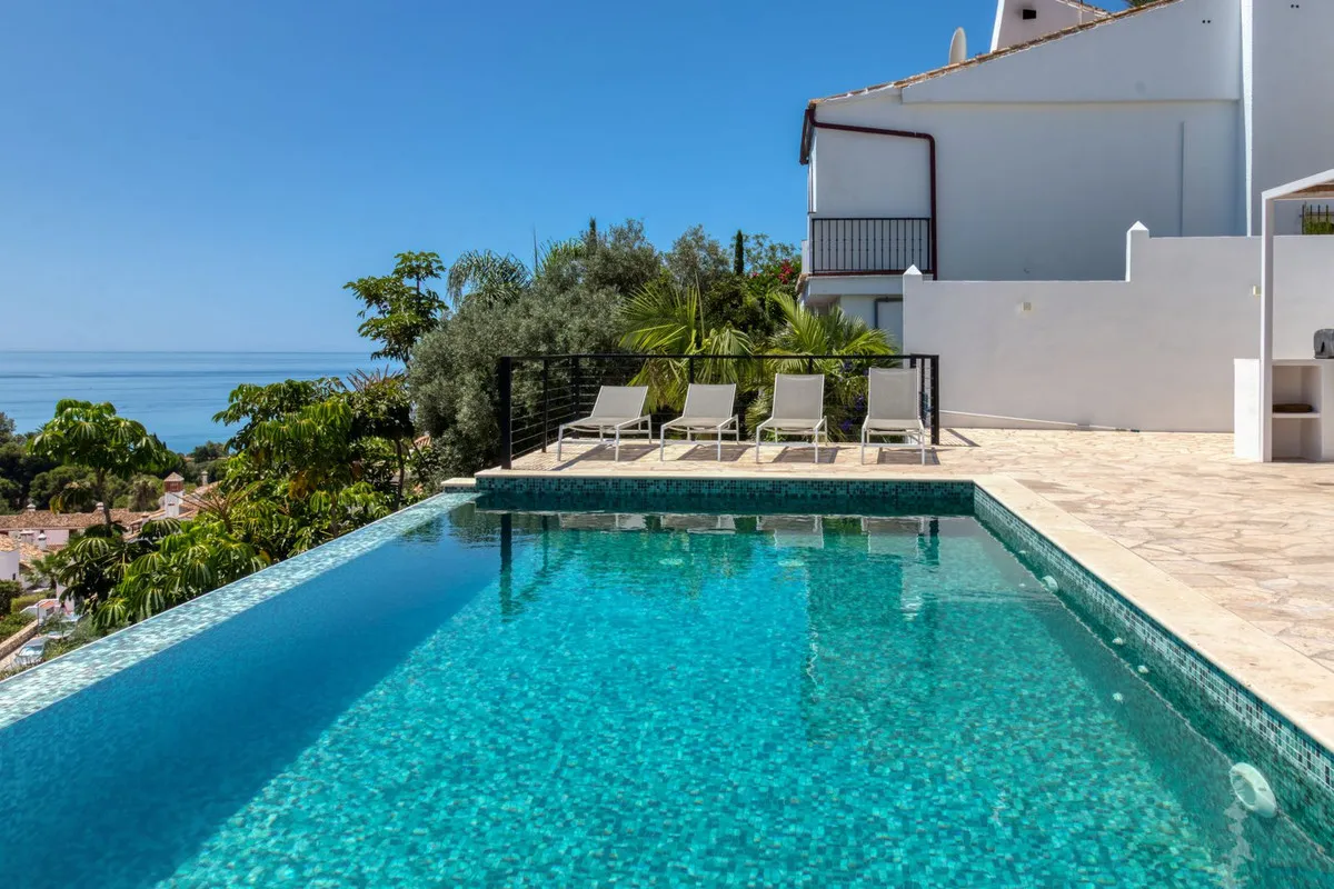 13960463-58de-4072-848f-f4fb60e33b96