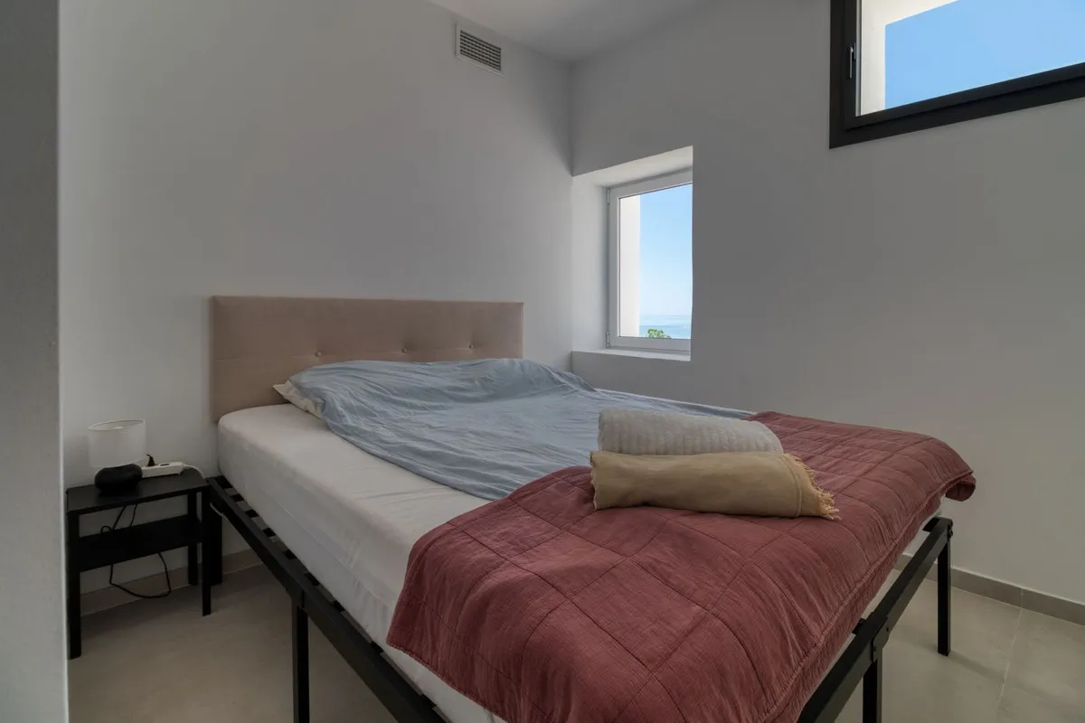 2b12be89-9670-4f4a-934e-b1806842eadd