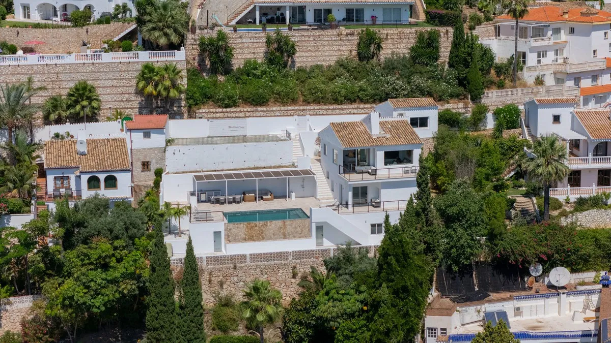 31e3d4ae-439b-4141-956f-d47a6bce2440