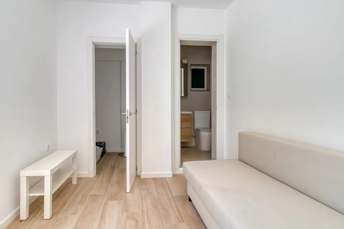 a15ae879-bb64-40f8-910f-8525b6207352