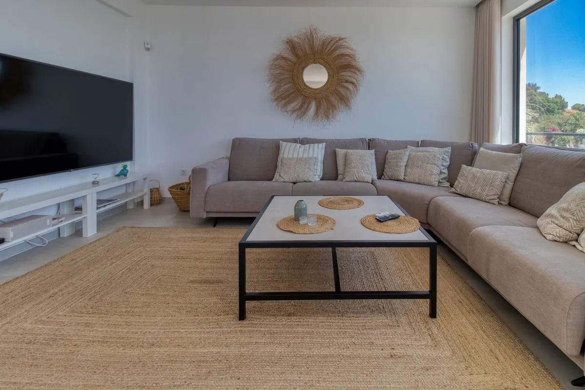 b1fd6e50-e65b-46ac-bd07-65192c014bd4