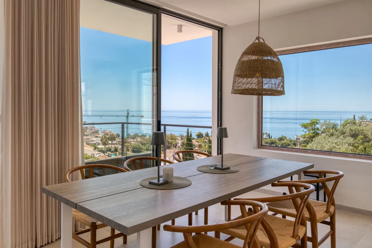 f2dc75dd-330b-428f-9752-c85303b69124