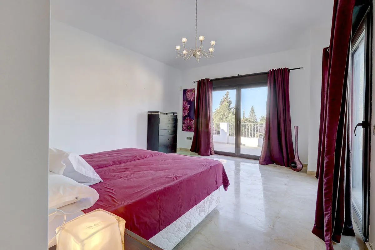 1dfb0aa9-108c-464c-b98d-828195c51844