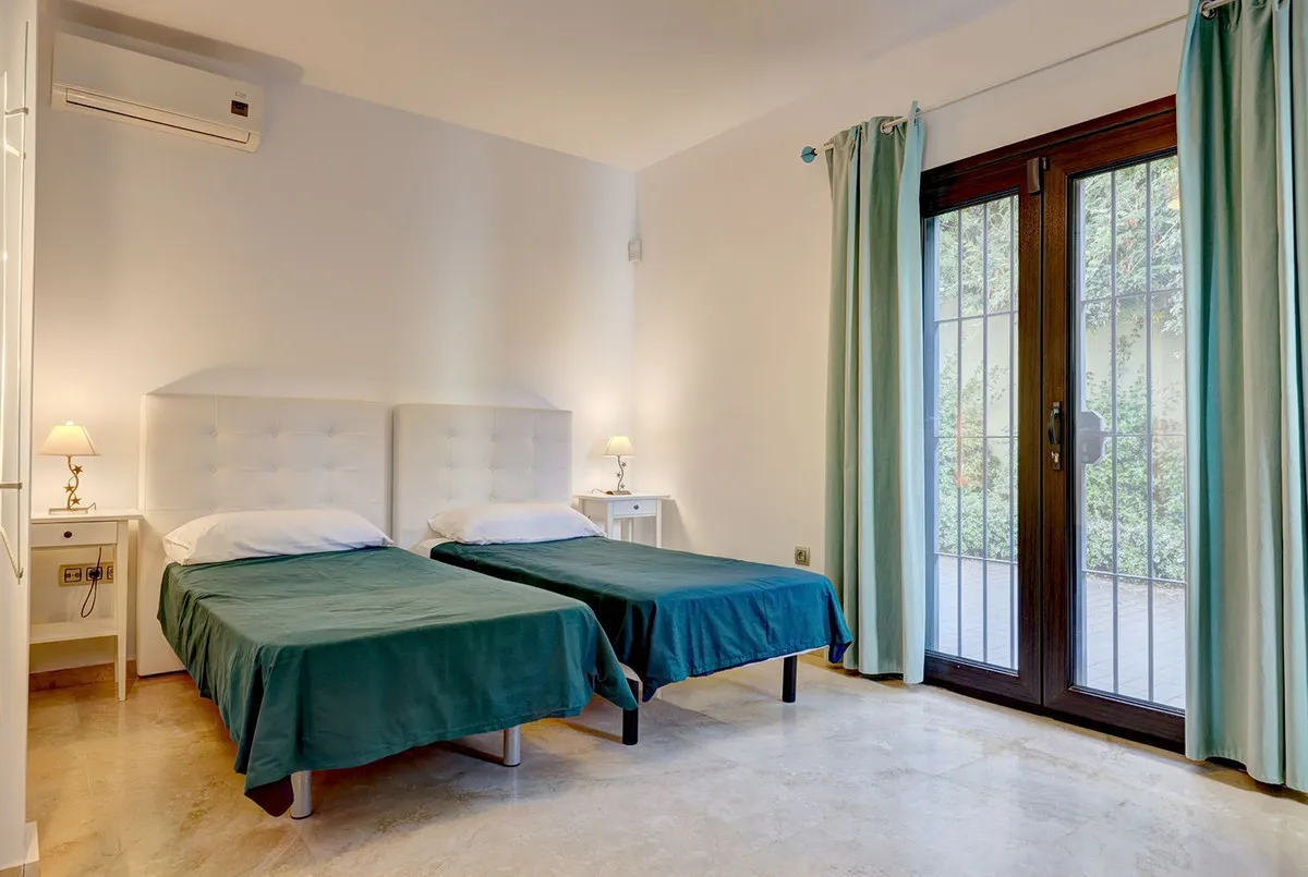 26f057f8-47eb-49e7-af60-c3a5acad1c08