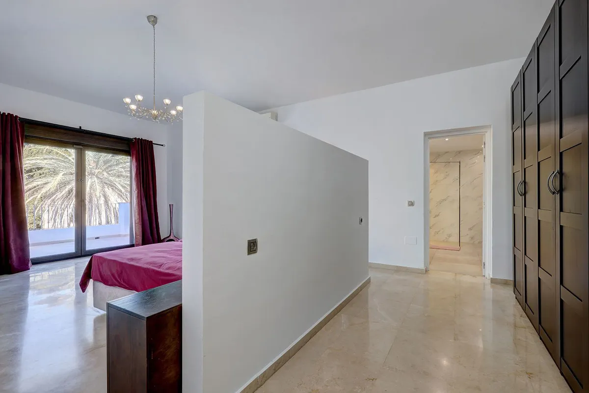 42ffbda2-ce39-4957-a8d3-4fc954603855